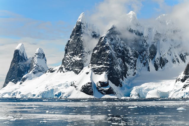 Antarctica giant canyons